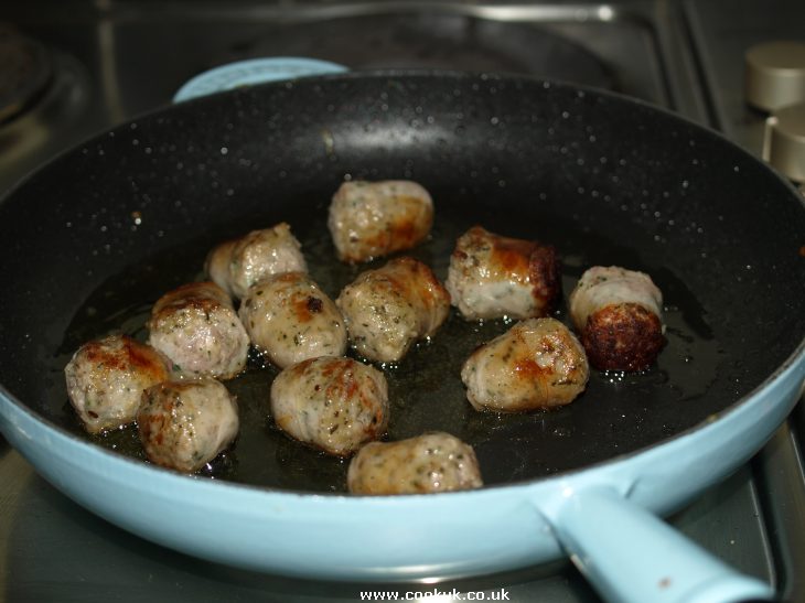 Sausage, tomato and harricot bean bake recipe