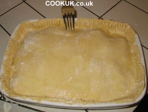 Pastry covered Chicken and Ham Pie