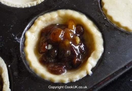 Filled mince pies