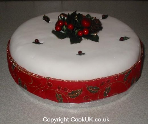 Christmas Cake with Ready Roll Icing