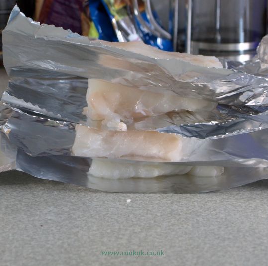 How to prepare a fillet of fish for freezing.