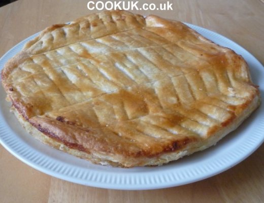 A cooked Galette des Rois