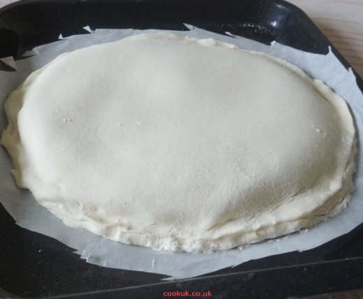 Seal edges of Galette des Rois