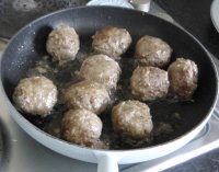 Cooking meatballs