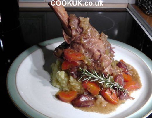 Lamb shanks with red wine sauce