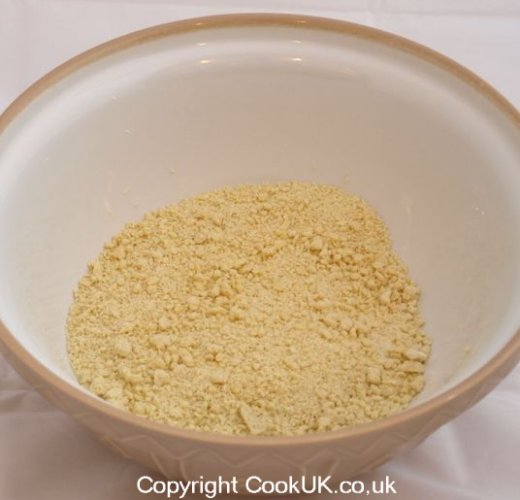 Crumbly pastry mixture